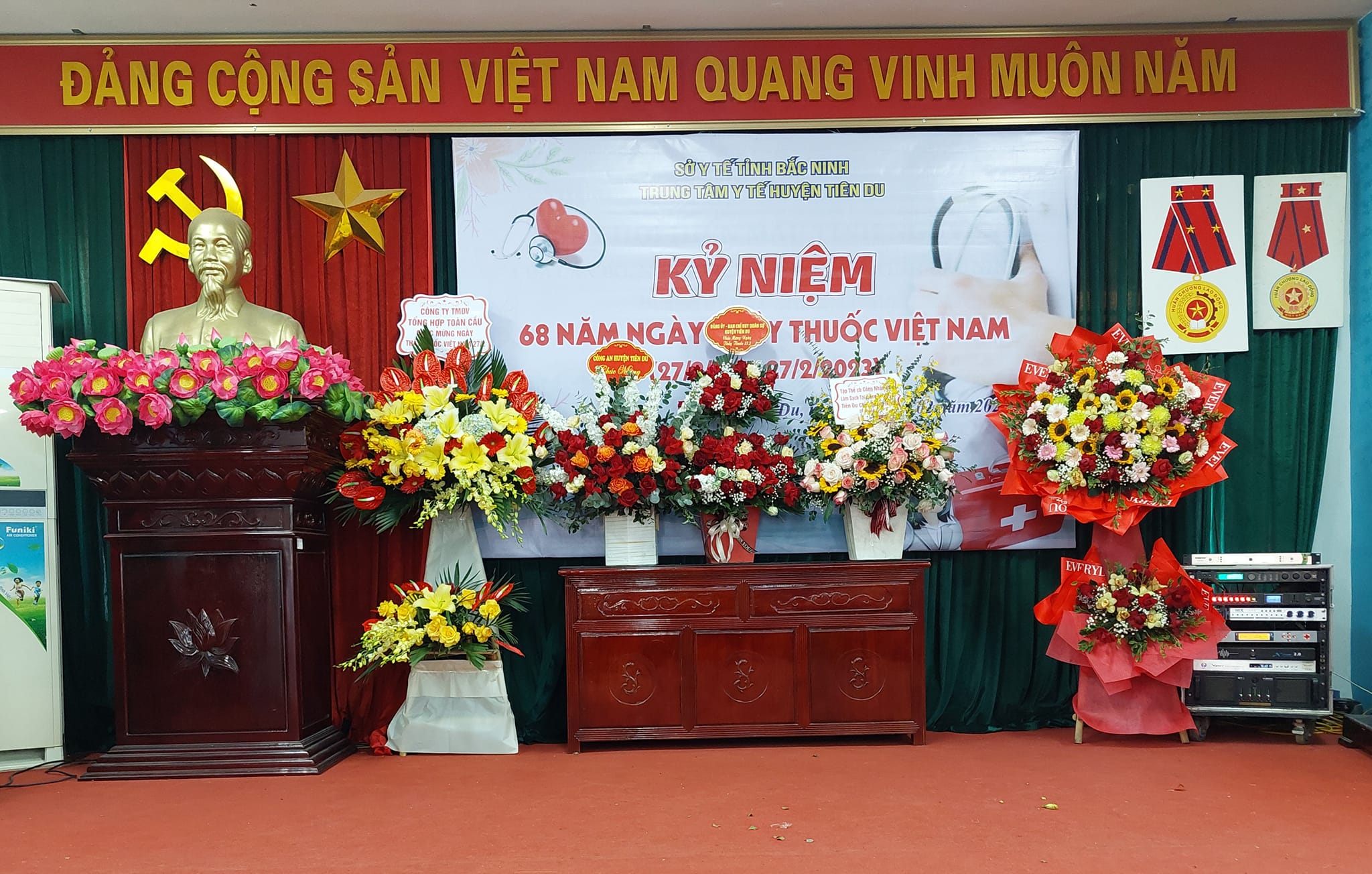 TTYT huyện Tiên Du tổ chức Lễ kỷ niệm 68 năm ngày Thầy thuốc Việt Nam (27/02/1955 - 27/02/2023)