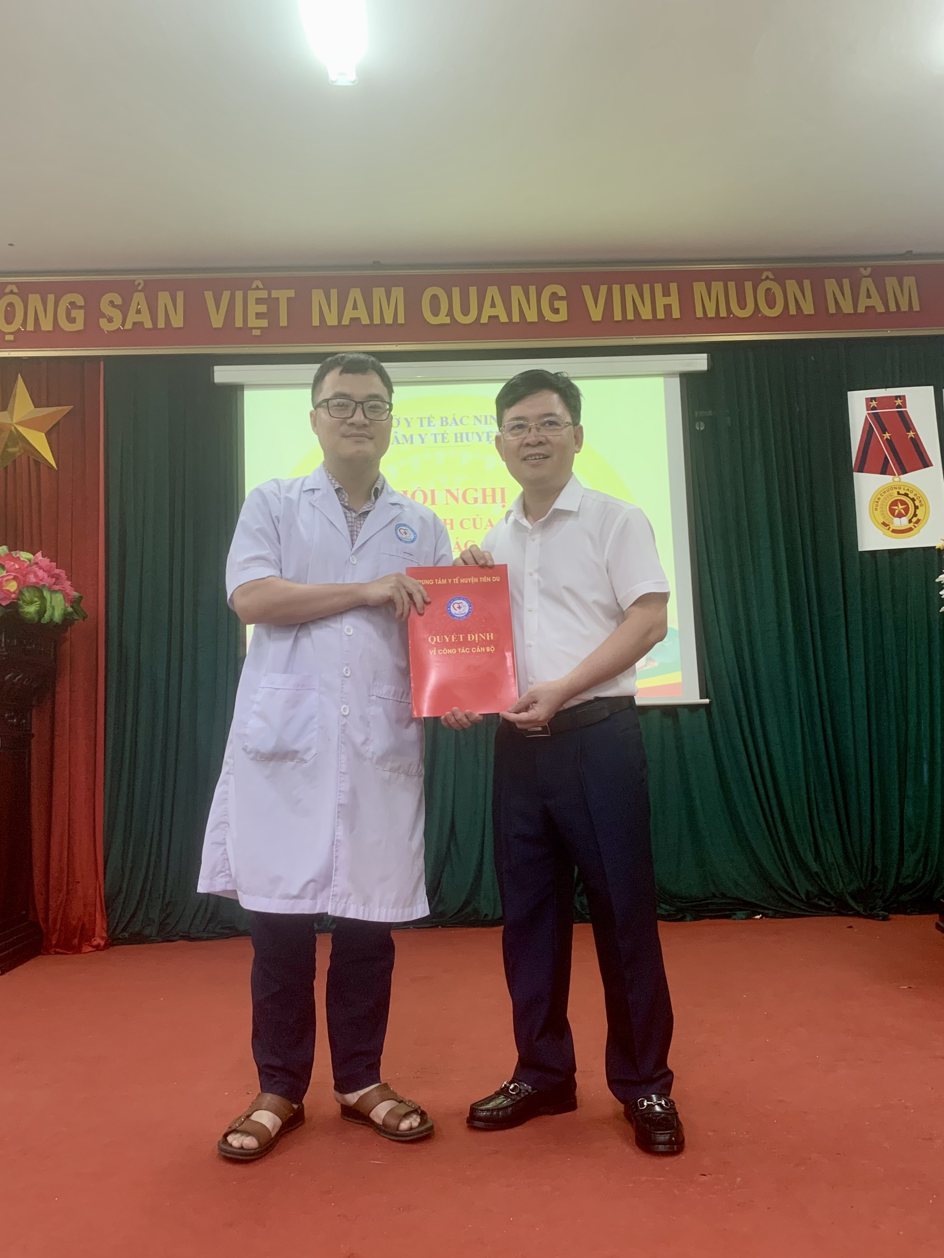 Hội nghị công bố Quyết định của Giám đốc TTYT huyện Tiên Du về công tác cán bộ