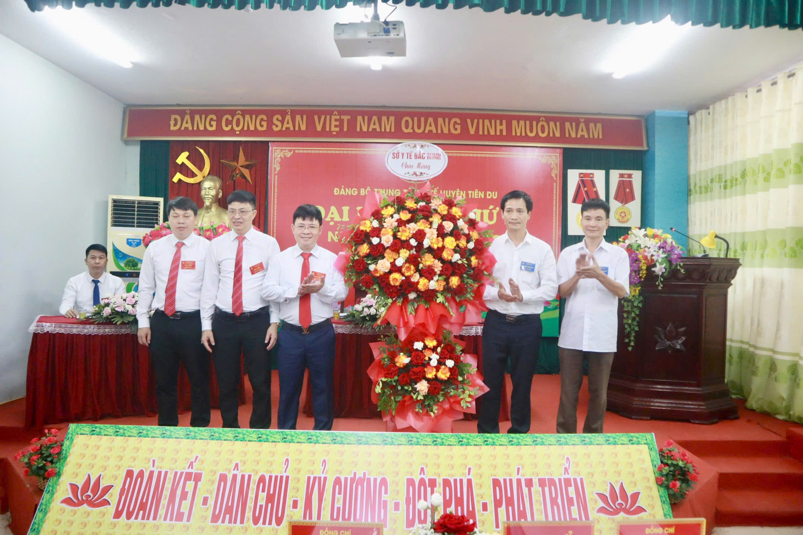 ĐẢNG BỘ TRUNG TÂM Y TẾ HUYỆN TIÊN DU TỔ CHỨC THÀNH CÔNG ĐẠI HỘI LẦN THỨ II, NHIỆM KỲ 2025 - 2030