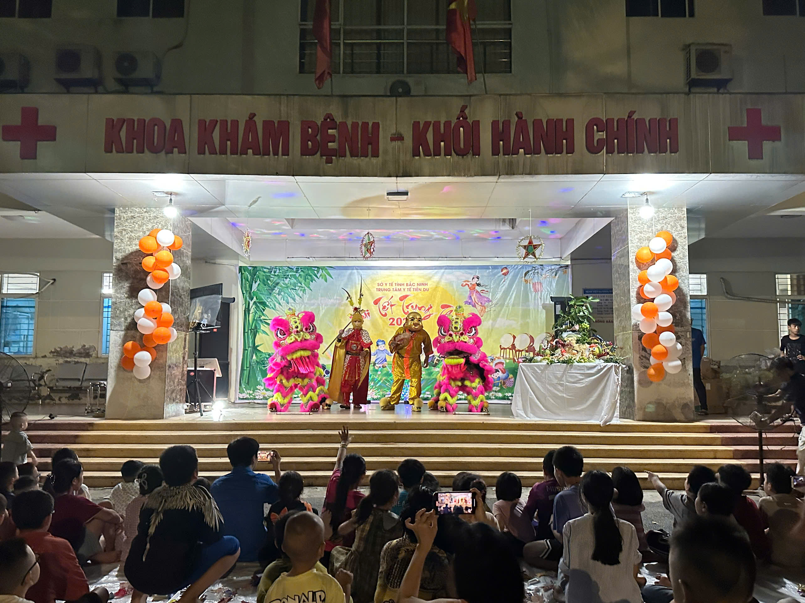 TRUNG TÂM Y TẾ TIÊN DU TỔ CHỨC “VUI TẾT TRUNG THU 2025"